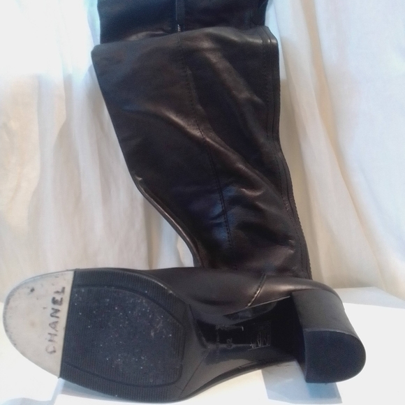 Knee high Chanel boots - Picture 2 of 4